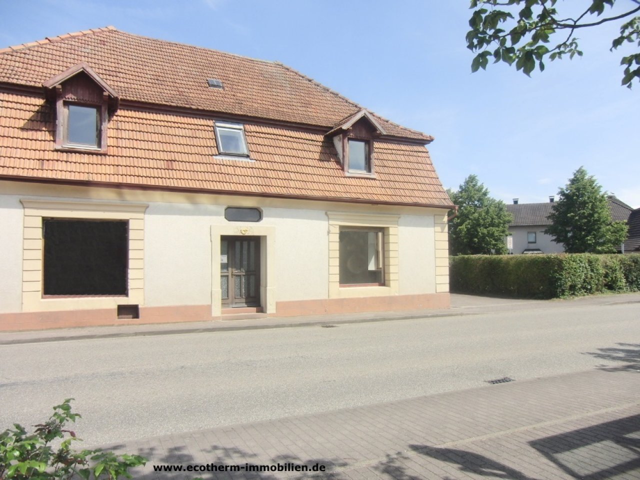Romantisches Ein-/Zweifamilienhaus in Rheinmünster (EFH, Stolz) — Straßenansicht