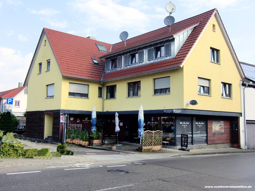 Mehrfamilienhaus mit Gewerbeeinheit in Sasbach (WGA, Straub)