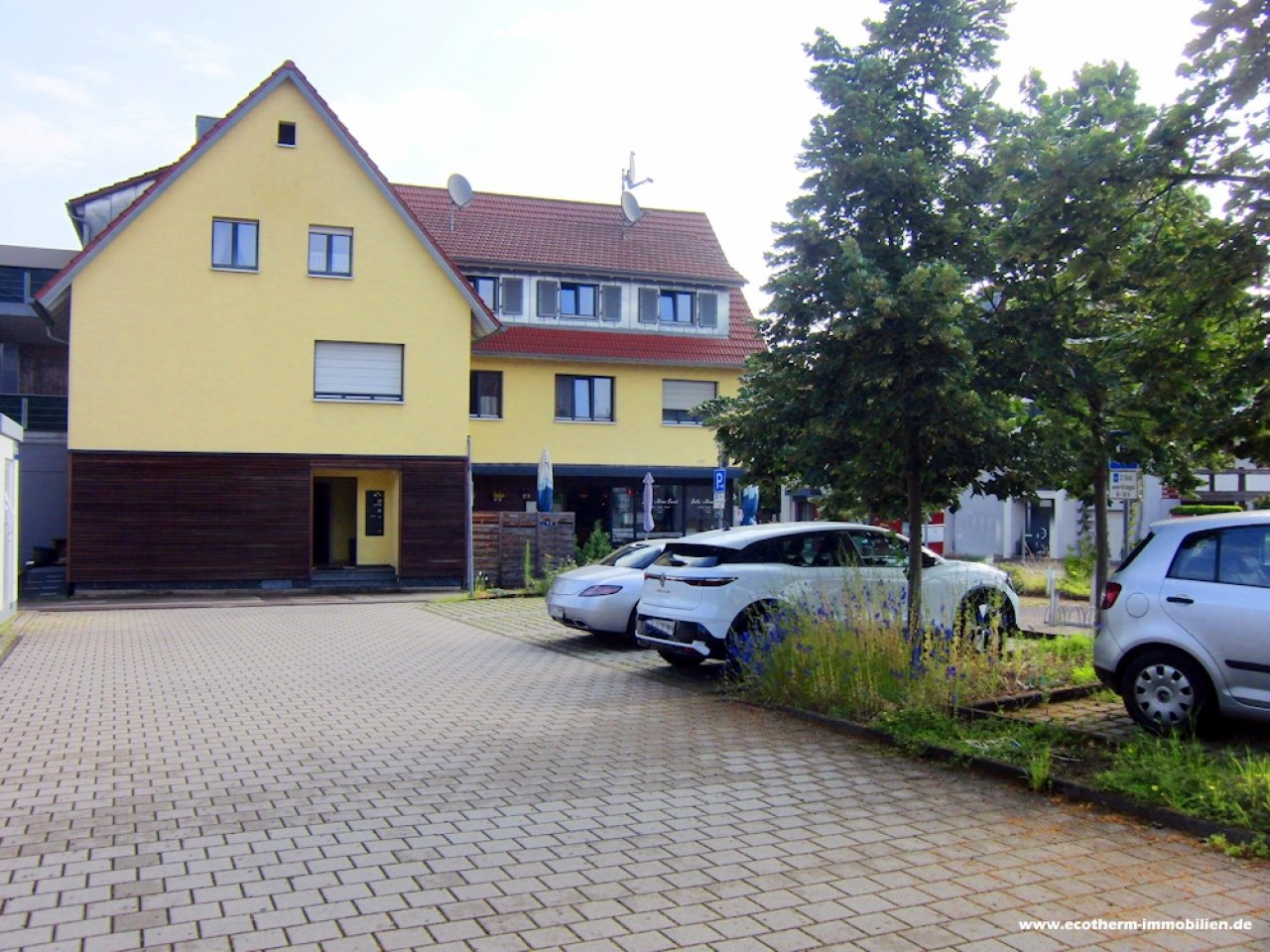 Mehrfamilienhaus mit Gewerbeeinheit in Sasbach (WGA, Straub)