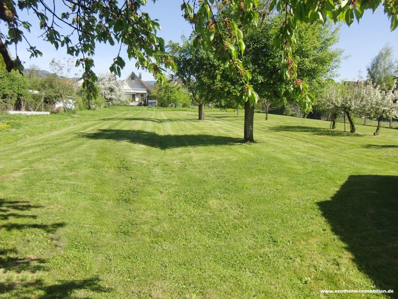 Zweifamilienhaus mit großem Grundstück in Achern, OT (ZFH 20.05.2026)